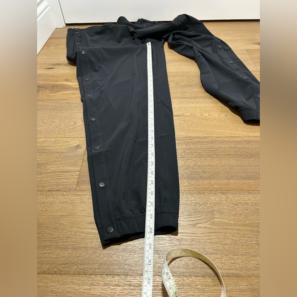 Size 10 lululemon black jogger track pants NWT - Picture 16 of 16